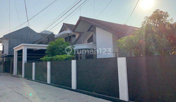 Rumah Semi Furnished di Batu Indah, Bandung 1