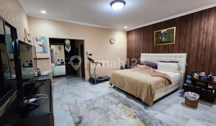 For Sale 3-Story House in Madrid, Modernland Tangerang 2