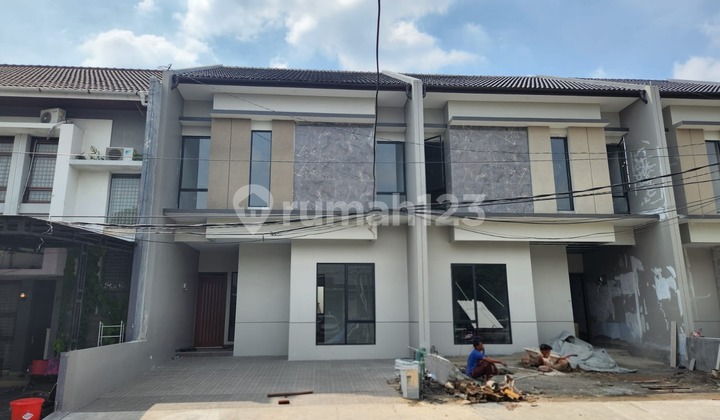 Rumah 2 Lantai Desain Minimalis Luas 126M Lokasi Batununggal