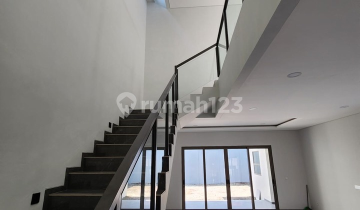Rumah 2 Lantai Bangunan Brand New Desain Modern di Pondok Hijau Bandung 2
