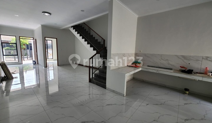 2-Story House New Building 4+1 Rooms in Mekar Wangi Complex 2