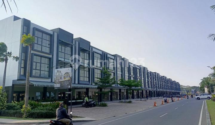 Dijual Cepat! Ruko 3 Lantai Maison De Wisteria Collins Lokasi Strategis, Cakung, Jakarta Timur, 037