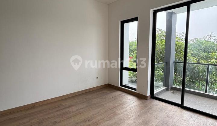 Disewakan Rumah 2 Lantai dengan Fasilitas yang Cukup Memadai di Cluster Jura. Cakung, Jakarta Timur, 015 2