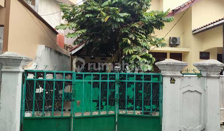 For Sale: 2-Front House 2