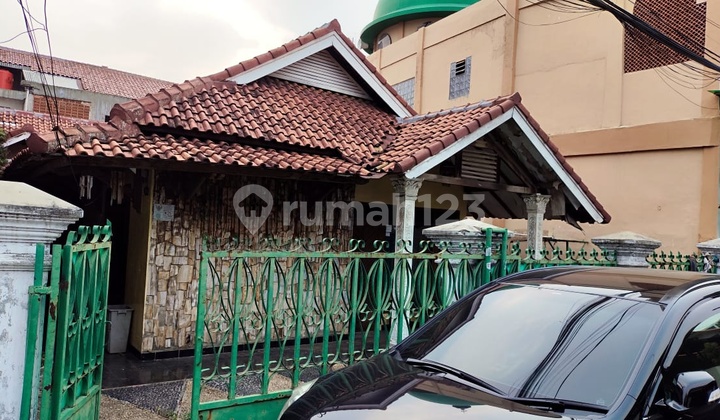 For Sale: 2-Front House