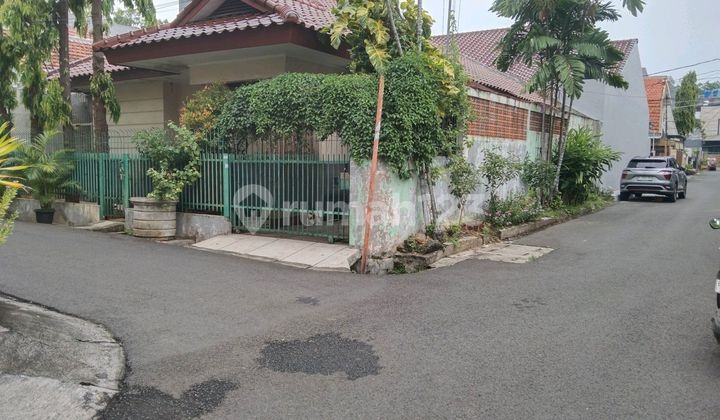 For Sale, Ready-to-Occupy Corner House For Sale, Ready-to-Occupy Corner House