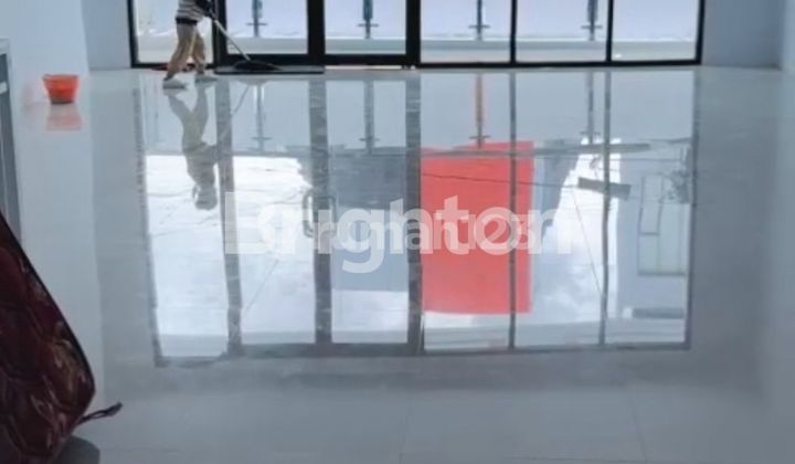 TWO-STORY SHOPHOUSE BY THE MAIN ROAD 2