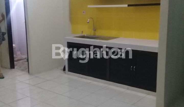 Two-door shophouse combined into one. 1