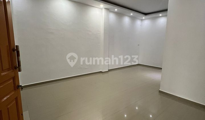 Rumah 2 Lantai 4 Kamar Tidur Di Kezia Residence Baloi Dekat Uib 2