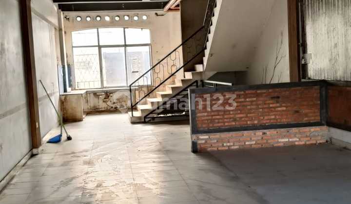 Three-Story Mahkota Raya Shop House, Strategic Location, Facing Batam Centre Road.