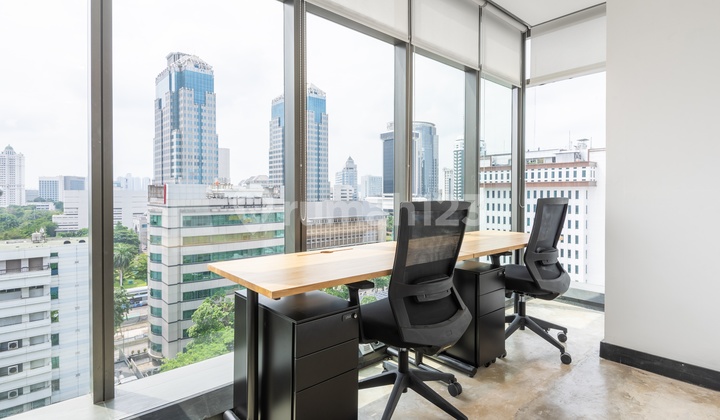 Temukan ruang kantor di Regus JB Tower untuk 2 orang dengan layanan siap pakai_2 Workstations Office