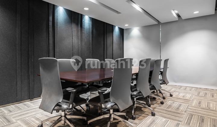Ruang kantor profesional di Regus WTC 5 dengan jangka waktu yang sepenuhnya fleksibel_3 Workstations Office 2