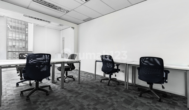 Ruang kantor pribadi berlayanan lengkap untuk Anda dan tim di Regus Forum Nine_3 Workstations Office 6