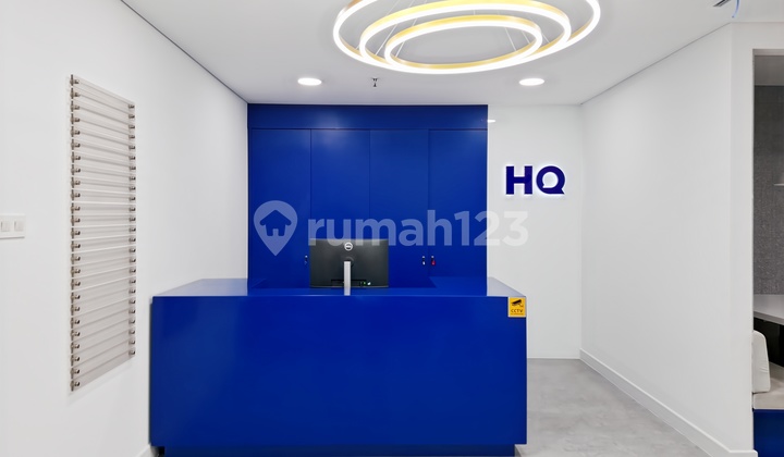 Temukan ruang kantor di HQ Menara Cakrawala untuk 2 orang dengan layanan siap pakai_2 Workstations Office