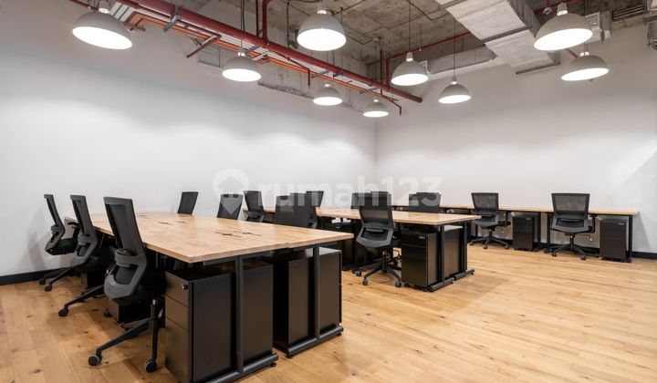 Ruang kantor pribadi sesuai kebutuhan unik bisnis Anda di Signature Menara Astra_4 Workstations Office 2