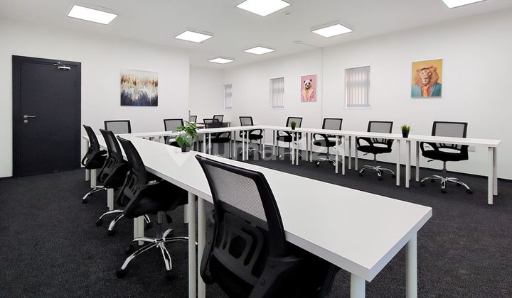 Fixed Price Access to a Professional Office Space for 3 People at Hq Jakarta, Plaza Asia_3 Workstations Office