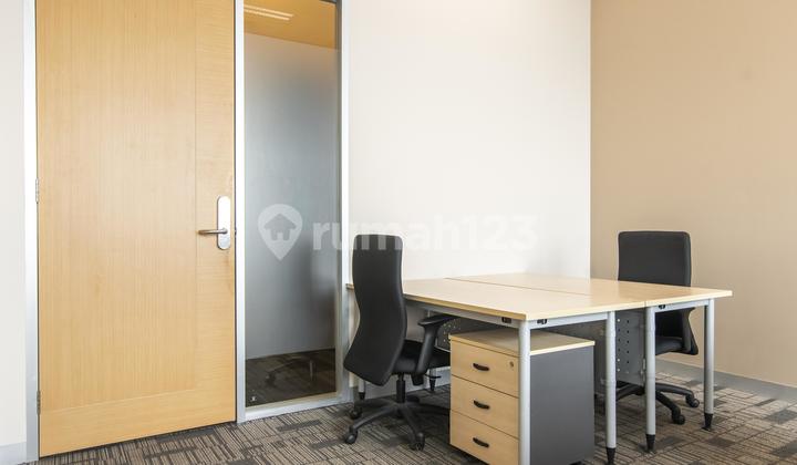 Temukan ruang kantor di Regus Equity Tower untuk 2 orang dengan layanan siap pakai_2 Workstations Office