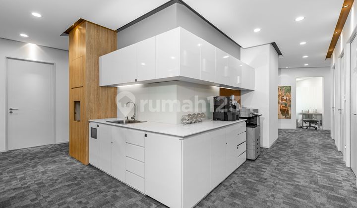 Ruang kantor pribadi untuk 4 orang di HQ Senopati_4 Workstations Office 6