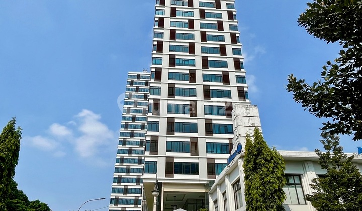 Private office space tailored to your business's unique needs at HQ HQuarters_3 Workstations Office. Private office space tailored to your business's unique needs at HQ HQuarters_3 Workstations Office.