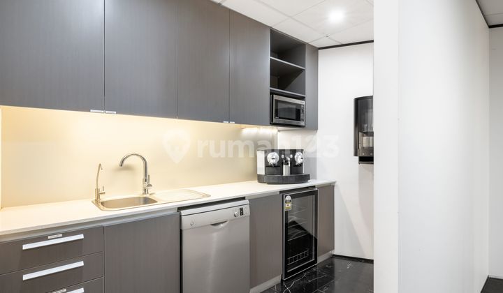 Akses satu harga ke ruang kantor profesional 10 orang di Regus Menara Bidakara 1_OP 10 (Office for 10 People) 6