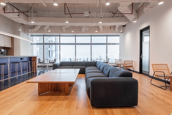 Private office space tailored to your business's unique needs at Signature Revenue Tower_3 Workstations Office.