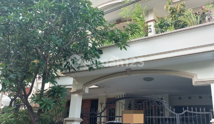 RUMAH 3 LANTAI SIAP HUNI LOKASI STRATEGIS AKSES MUDAH DI MANYAR TIRTOYOSO UTARA SURABAYA