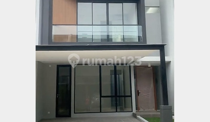 Contemporary Modern House in the Premium Northwest Central Citraland Surabaya Area