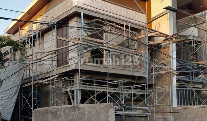 RUMAH MANYAR BARU GRESS TROPICAL MINIMALIS LOKASI STRATEGIS TERSEDIA 2 UNIT JEJER DI MANYAR JAYA POSISI RUMAH HOOK 1