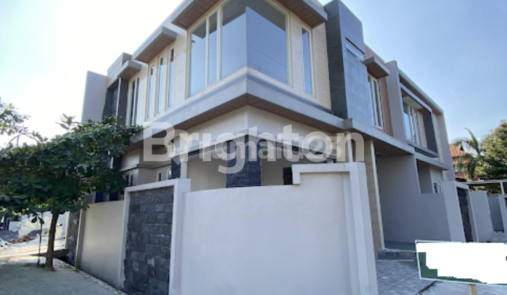 RUMAH GRESS 2 LANTAI MINIMALIS MODERN HOOK SIAP HUNI DI RUNGKUT HARAPAN