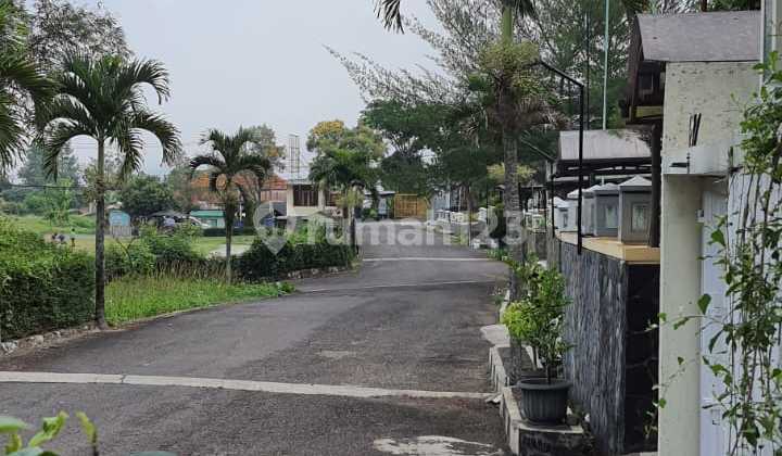 For Sale Villa House with Swimming Pool North Cimahi 2