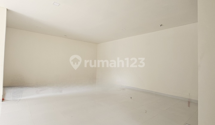 For Sale Brand New Independent Building House at The Eminent BSD 2