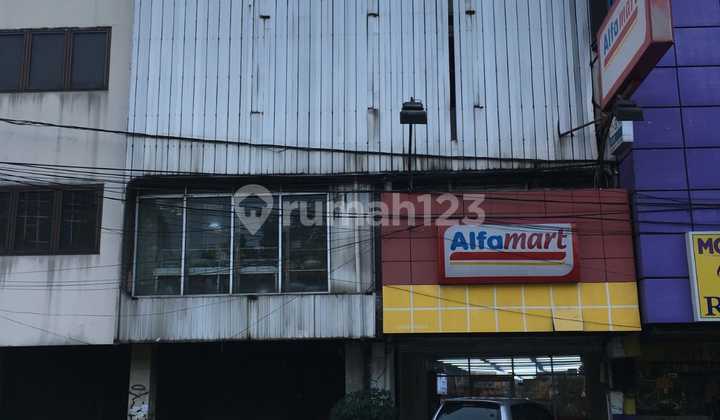 Dijual Ruko Gandeng Hadap Jalan di Jl Gajah Mada Jakarta Pusat