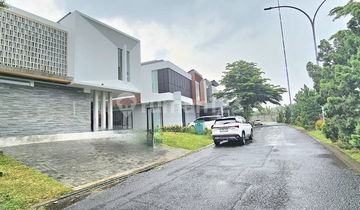 For Sale Luxury House Hook Position at The Icon Cosmo BSD City