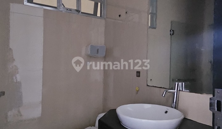 For Sale Semi-Furnished House in Mayfield Greenwich BSD City 2