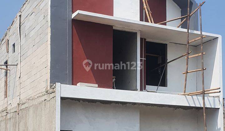 Miliki Segera Rumah 2 Lantai Dengan Harga 1 Lantai 1