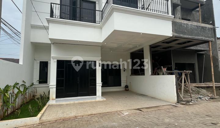 Jual rumah 2 lantai modern dekat akses tol 1