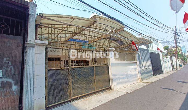 Rumah Rapih, Bersih Di Biak Roxy 1