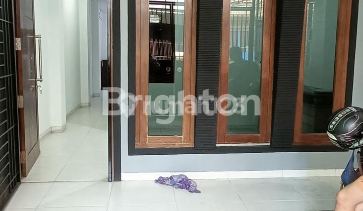 RUMAH DI JELAMBAR BEBAS BANJIR TENANG, NYAMAN, STRATEGIS,100% SUDAH RENOVASI RUMAH DI JELAMBAR BEBAS BANJIR TENANG, NYAMAN, STRATEGIS,100% SUDAH RENOVASI