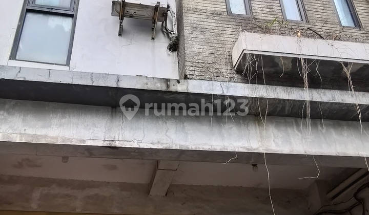 Rumah Kos Jakarta Barat Area Kosan Penghasilan Perbulan 25 Jutaan Lokasi Strategis Bebas Banjir