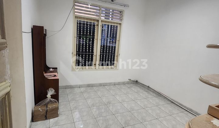 Sewa Rumah Tanjung Duren Luas 140 Harga Murah Siap Huni Tidak Banjir 2