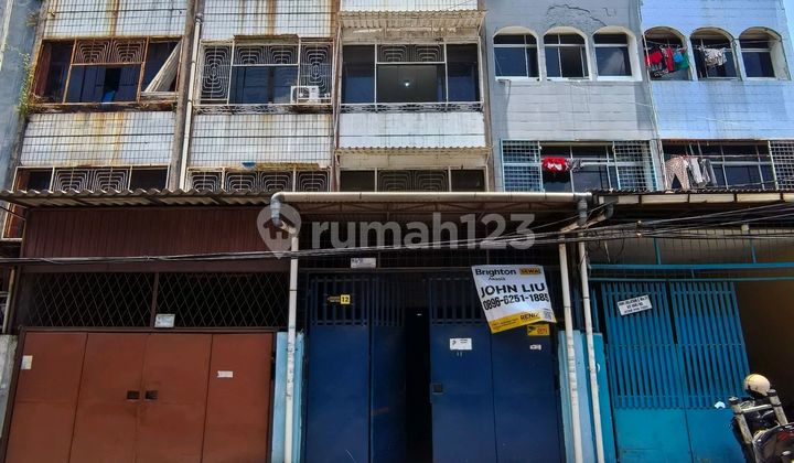 Shop House for Rent Ready to Occupy in a Busy and Lively Location, Any Business Will Surely Be Profitable, Flood-Free.