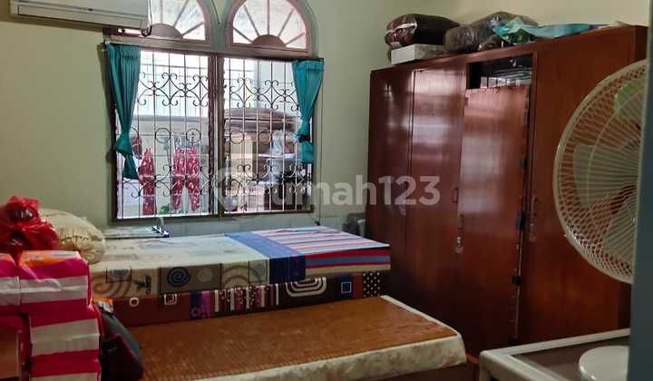 Rumah Tenang Row Depan Jalan 2 Mobil Cuma 1,5m Nego  2