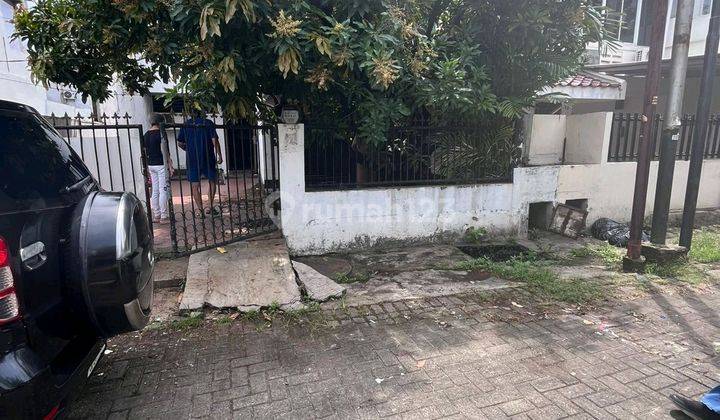 Rumah Tua Di Taman Surya 1 Jakarta Barat