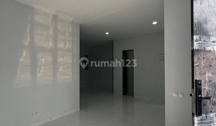 Rumah 2 Lantai Di Jl. Taman Osaka (Karawaci) 2