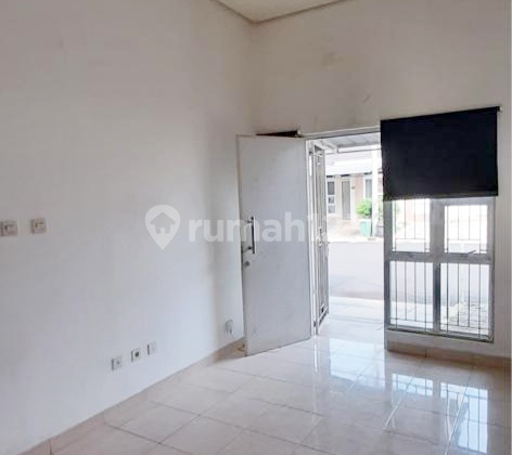 Rumah di Paradise Serpong Bersih Rapi Siap Huni Bebas Banjir Lokasi Strategis Cocok untuk Hunian Keluarga