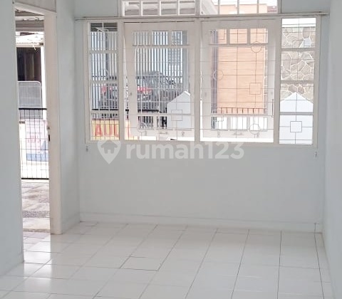 Rumah Bersih Rapi Nyaman Aman 1 Lantai Siap Huni Bebas Banjir Lokasi Strategis One Gate System Shm Bsd 2