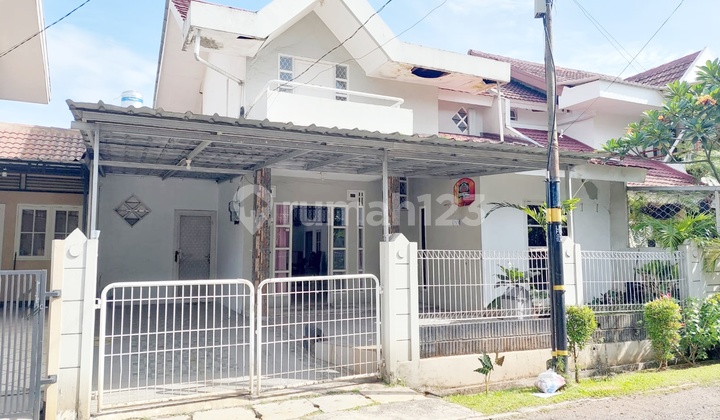 2 Lantai Dekat Pasar Modern Strategis Pusat Kota Bebas Banjir Aman Nyaman Tenang One Gate System SHM Griya Loka BSD