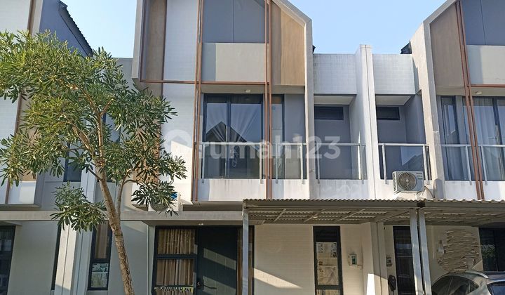 Yuthica Rumah 2 Lantai Baru Minimalis Siap Huni Lokasi Tengah Kota Bebas Banjir