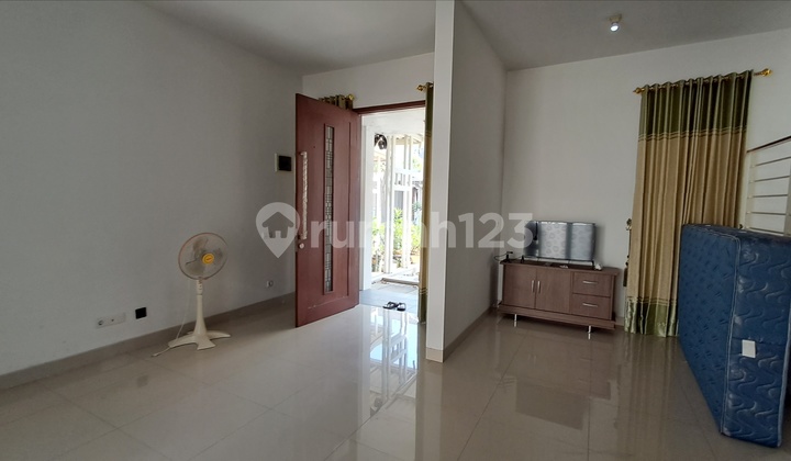 Disewakan Rumah 2 Lantai Grand Harvest Arcadia. 2