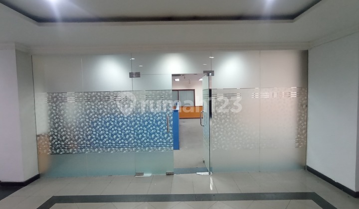 Office Space for Rent on the 2nd Floor in Tanah Abang, Central Jakarta